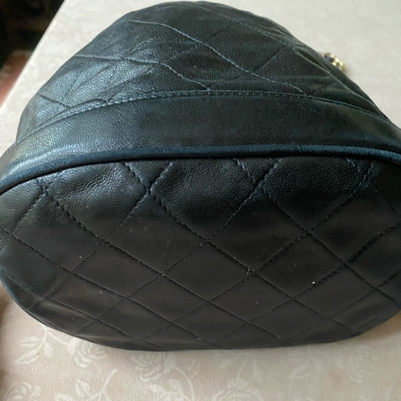 Vintage Chanel drawstring bag - Picture 4 of 16